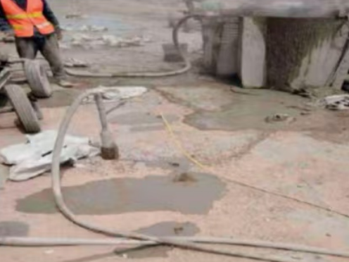 宁河水泥混凝土路面板底注浆技术 路面脱空注浆整治方案